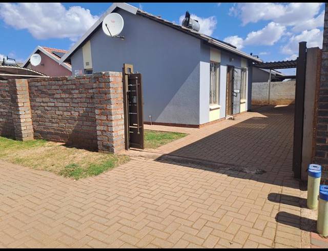 2 BEDROOM HOUSE FOR SALE IN SKY CITY